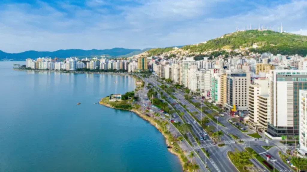 Florianópolis terá semana marcada por chuvas e temperaturas amenas