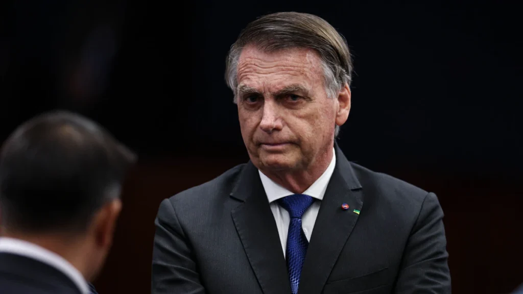 PL quer manter Bolsonaro como presidente de honra após prisão
