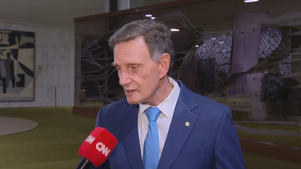 Autor do projeto, Crivella diz que acha viável versão “light” da anistia