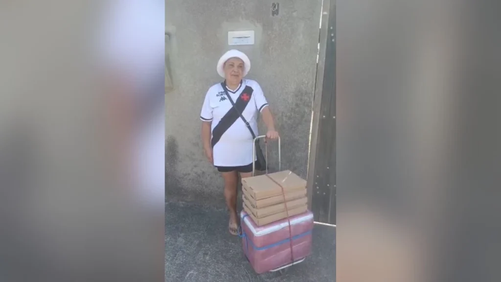 Com camisa do Vasco, vendedora é agredida por torcedores do Flamengo no Rio