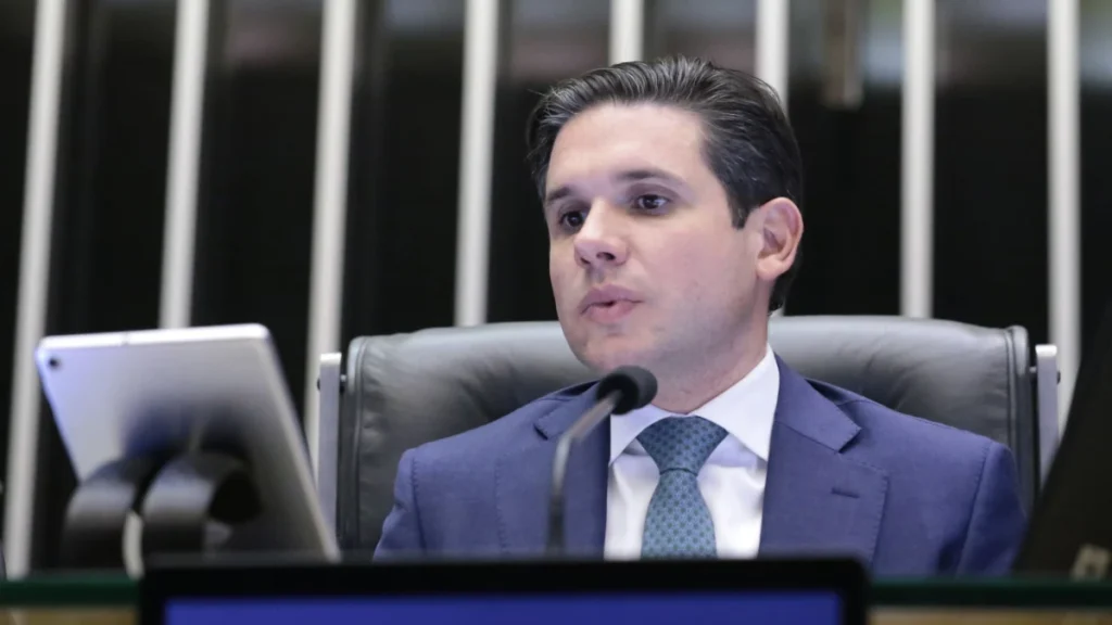 Em votação da PEC da Blindagem, Hugo Motta cita “abusos” e “atropelos”