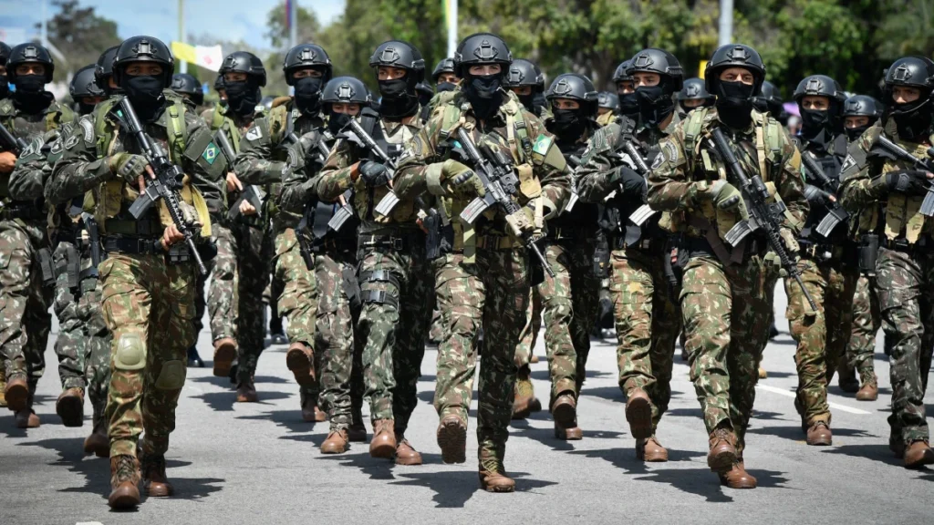 Militares condenados perdem patentes em 86% dos casos