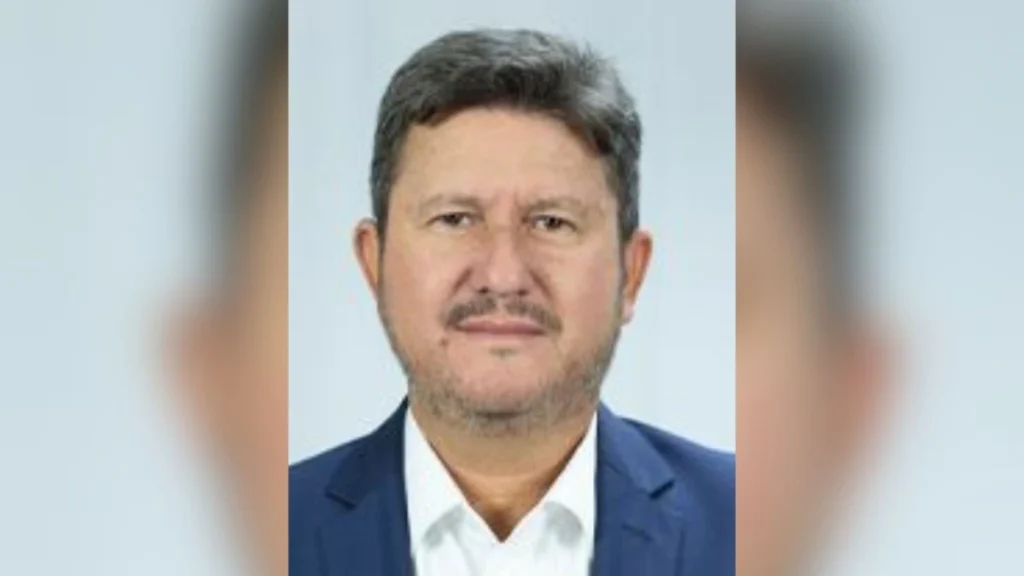 Justiça do RJ determina afastamento de deputado acusado de “rachadinha”