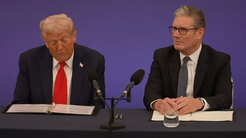 No Reino Unido, Trump evitou críticas e escolheu jornalistas para coletiva