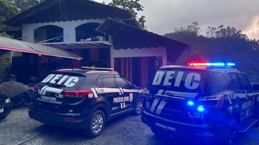 Investigado por ameaça a governador de SC é afastado de cargo público