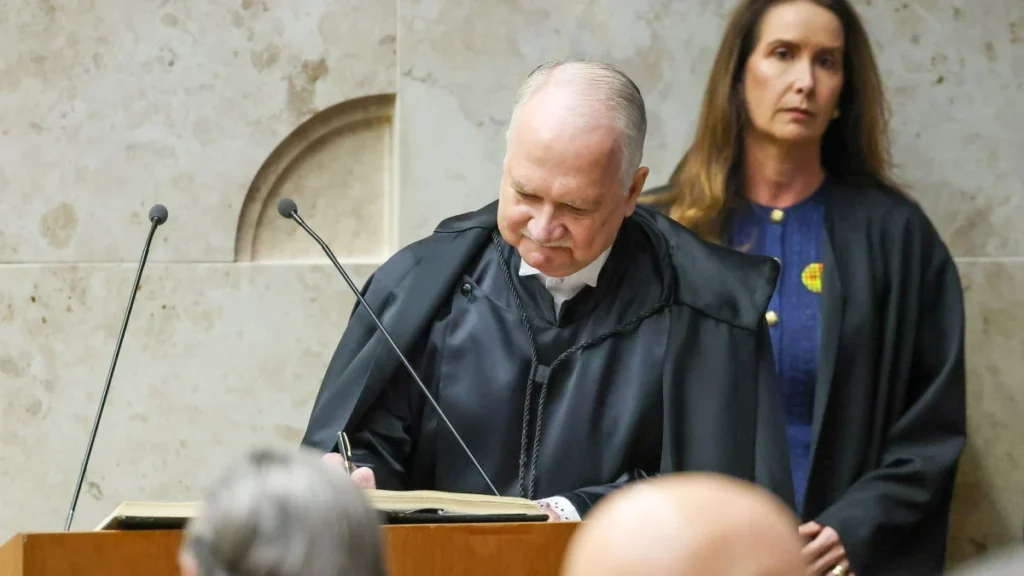 Fachin assume comando do STF com desafio de responder a ataques dos EUA