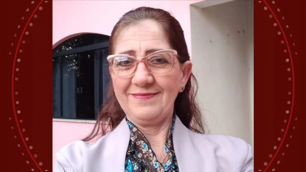 Mulher que voltava de acampamento de igreja morre em acidente entre carro e caminhão, no Paraná
