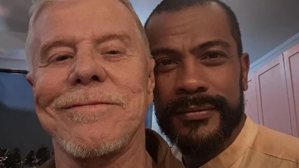 Miguel Falabella posa com Samuel de Assis: “Eu e meu gato na próxima das 9”