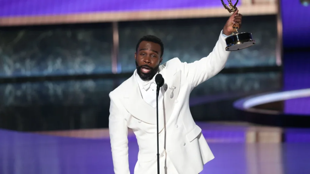 Emmy 2025: ator de “Ruptura” é o 1º homem negro a vencer categoria; veja