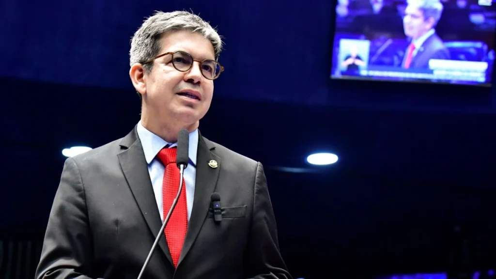 Líder do governo ameaça bloqueio de até R$ 10 bi em emendas se MP caducar
