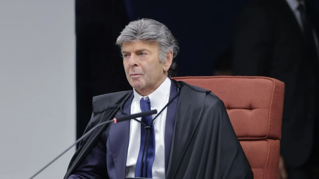 Fachin pode negar pedido de Fux para mudar de Turma no STF? Entenda rito