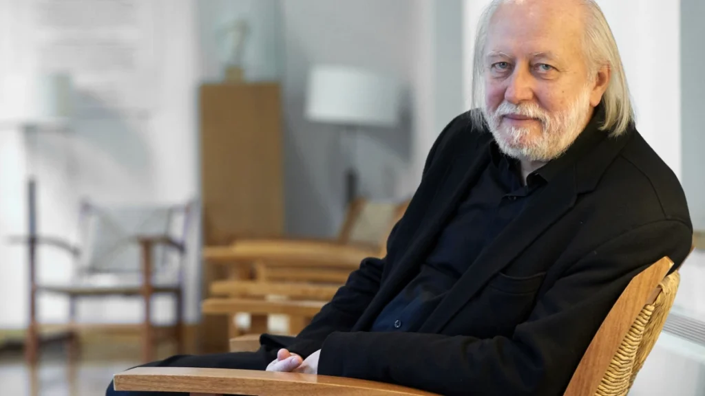 Duas obras do vencedor do Nobel de Literatura de 2025 chegarão ao Brasil