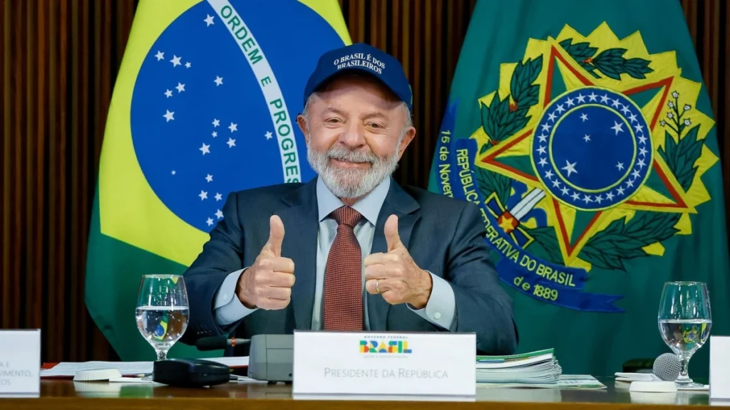 Lula celebra isenção do IR aprovada na Câmara e aposta em apoio no Senado