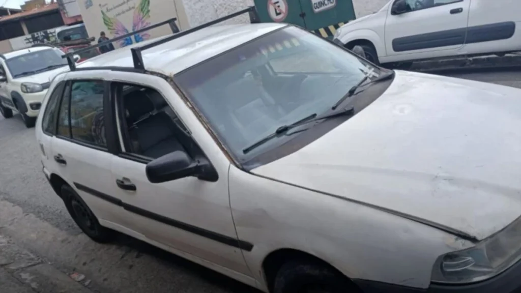 Carro com mais de 200 registros de infração de trânsito é apreendido em SP