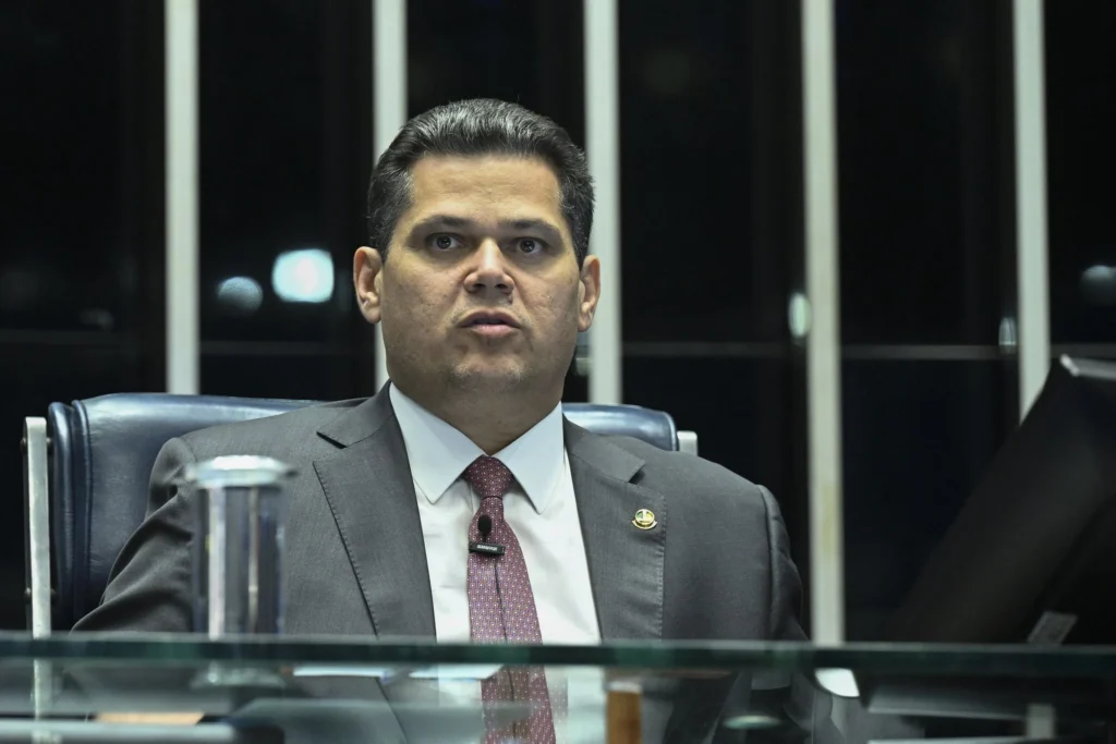 Planalto recorre a Alcolumbre por CPI do Crime