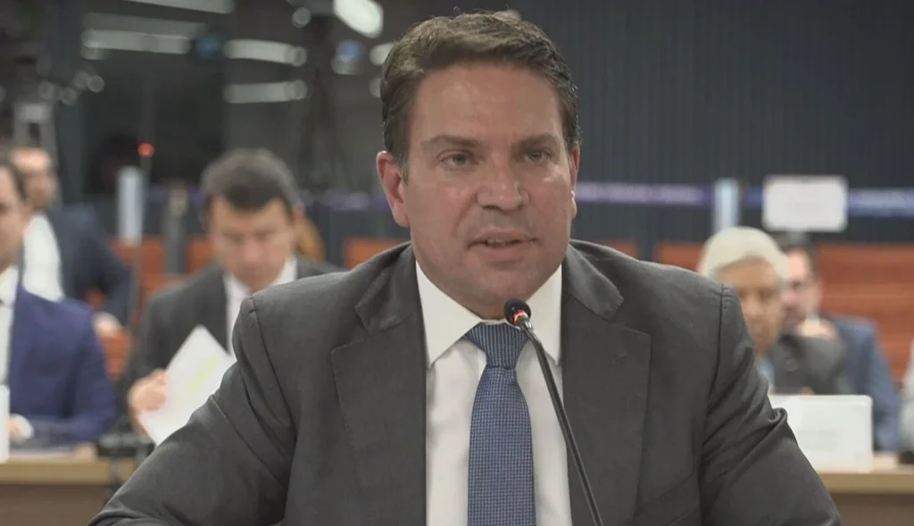 PSOL alega risco de fuga e pede prisão imediata de Ramagem