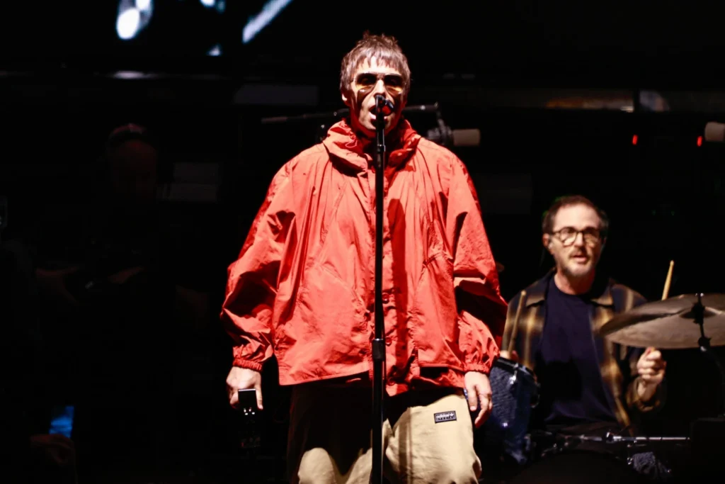 Oasis publica melhores momentos de show no Brasil