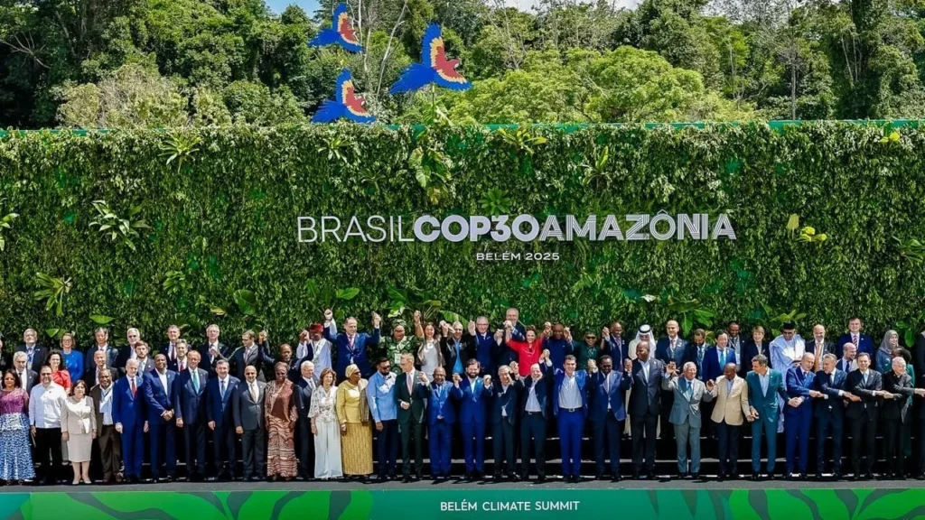 Metas de emissão abrem conflito entre países no início da COP30