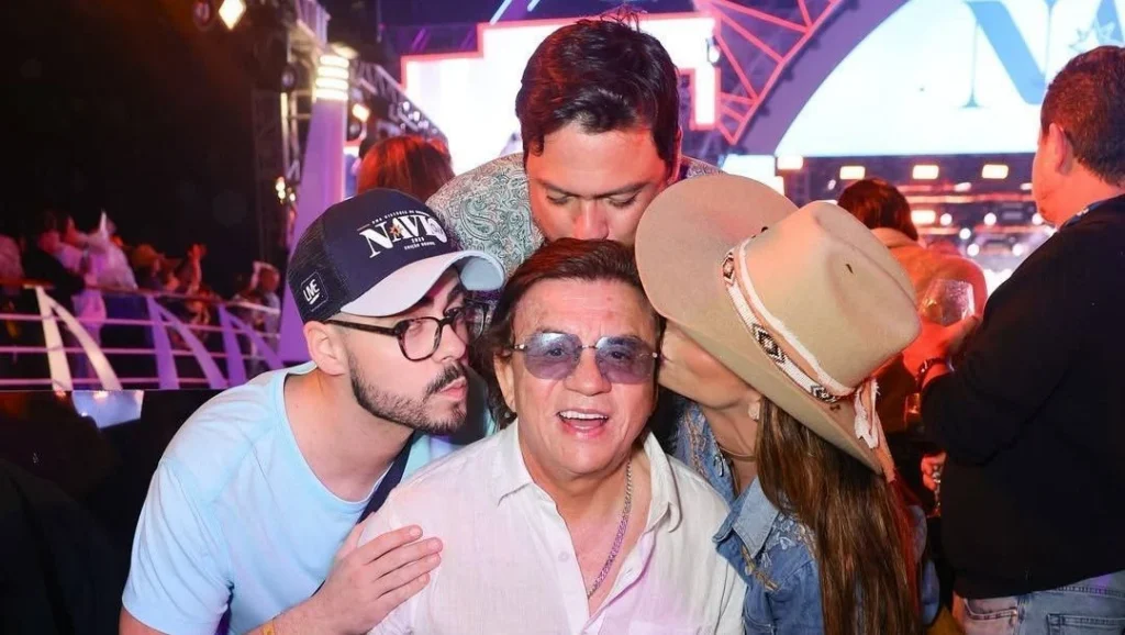 Chitãozinho posa alegre em encontro raro dos três filhos; conheça herdeiros