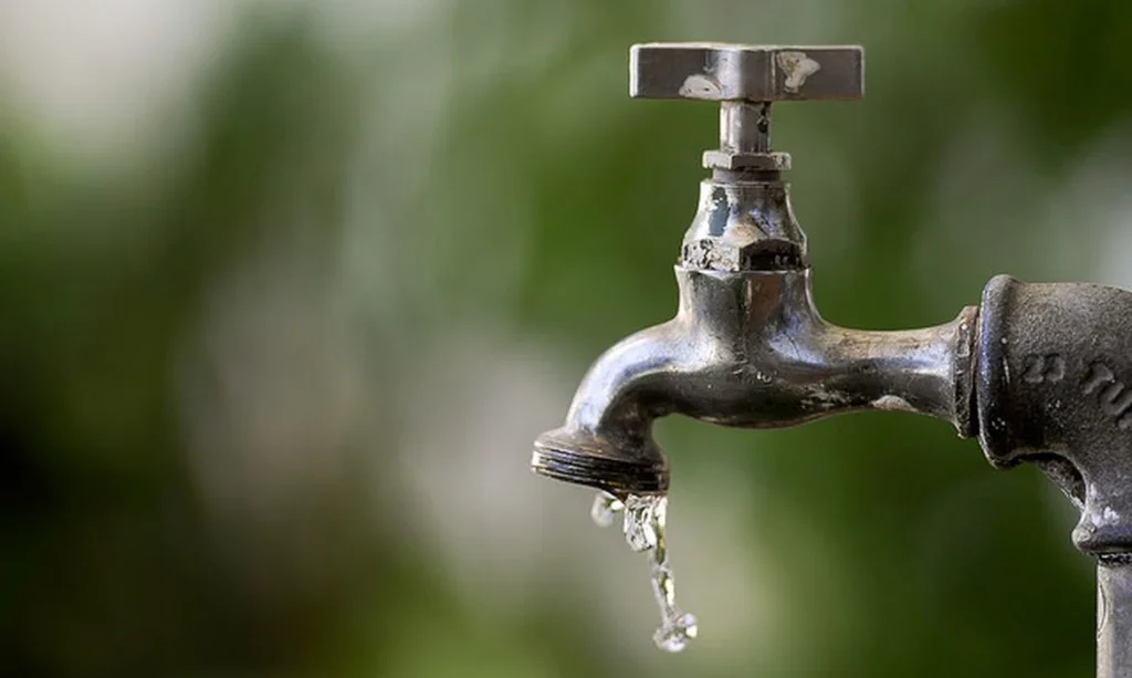 Ciclone e ventania em SP: queda de energia afeta abastecimento de água