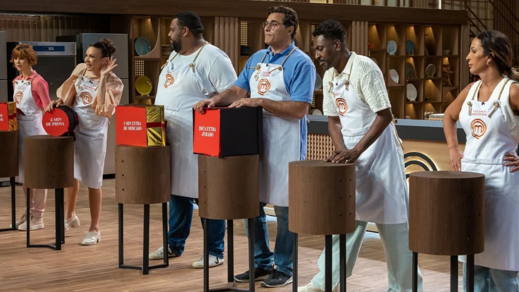 “MasterChef Celebridades”: Erro na forma de pavê de panetone elimina ator