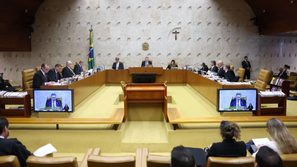 STF tem cinco votos para manter proibidos posts de juízes sobre política