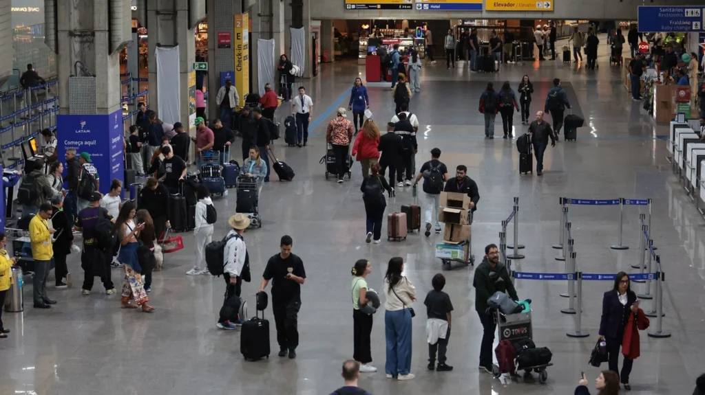 Aeroportos e rodoviárias de SP devem movimentar mais de 1,1 mi no Carnaval
