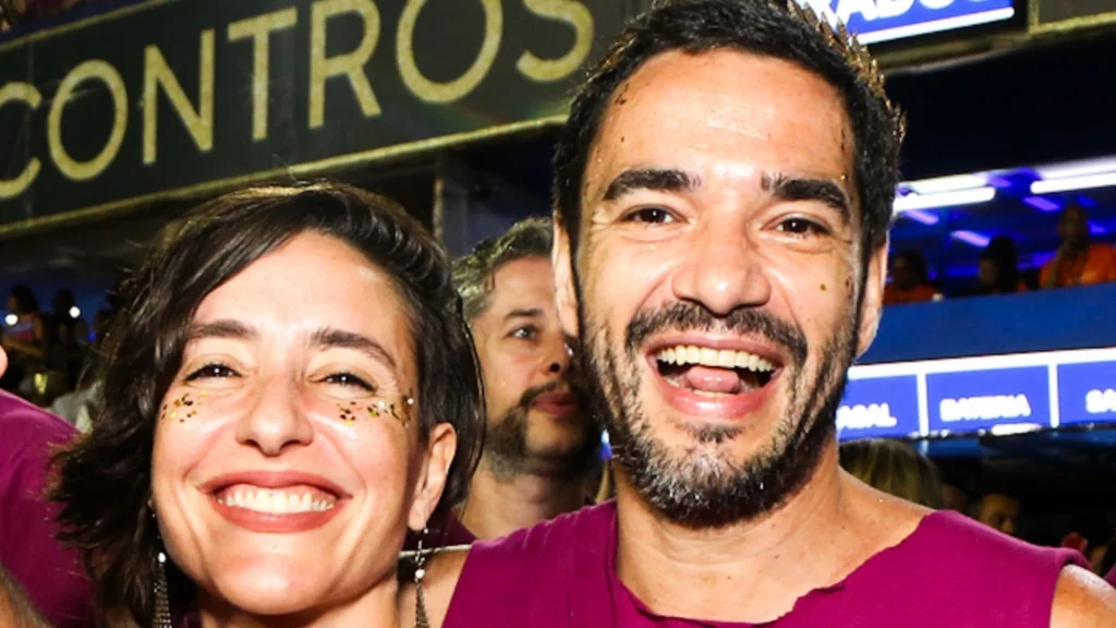 Caio Blat faz primeira aparição pública com nova namorada durante Carnaval