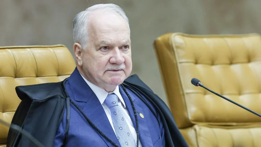 Distanciamento de partes e interesses em jogo é fundamental, diz Fachin