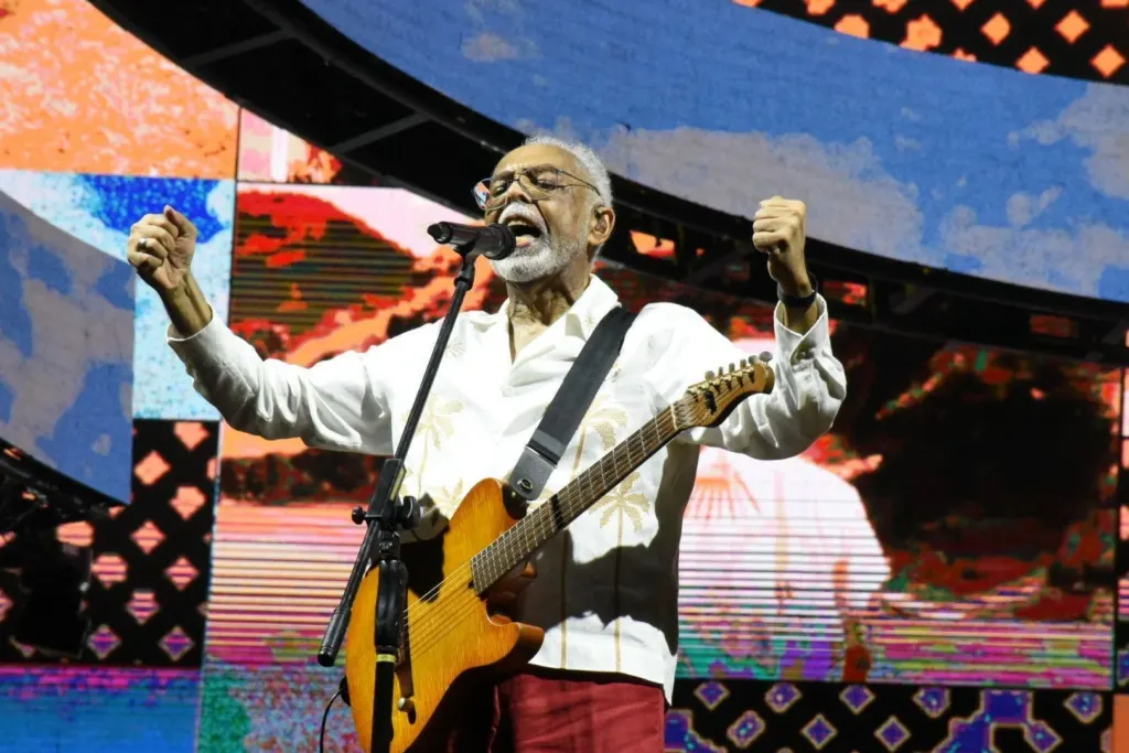 Gilberto Gil realiza último show da turnê neste sábado; saiba o que esperar