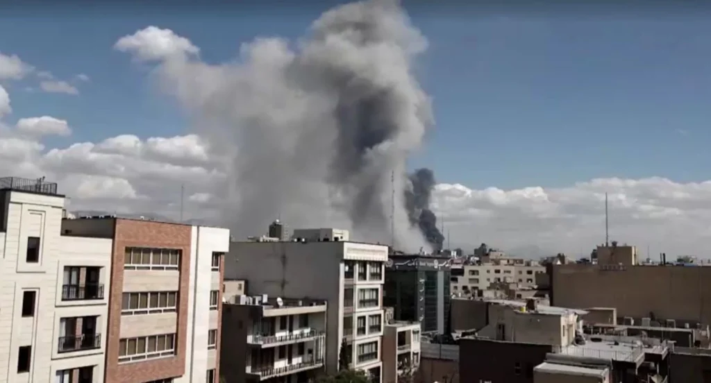 Assembleia que escolhe novo líder do Irã é atacada, diz mídia iraniana