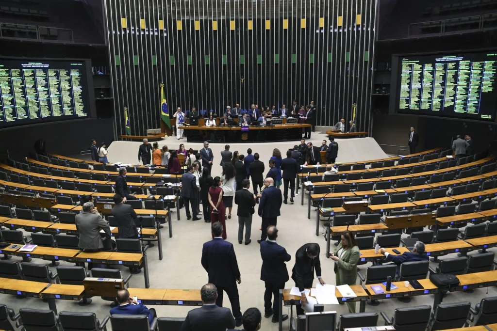 Pedido de Rollemberg por CPI do Master: veja quem não assinou