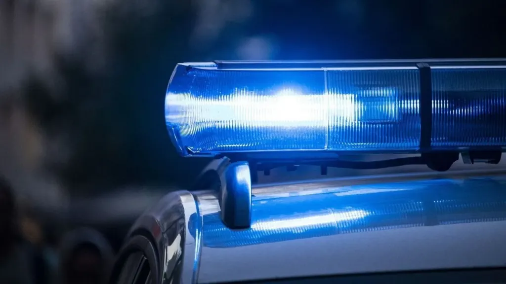 Polícia prende 3 homens por tentarem matar mulher espancada e afogada no PR