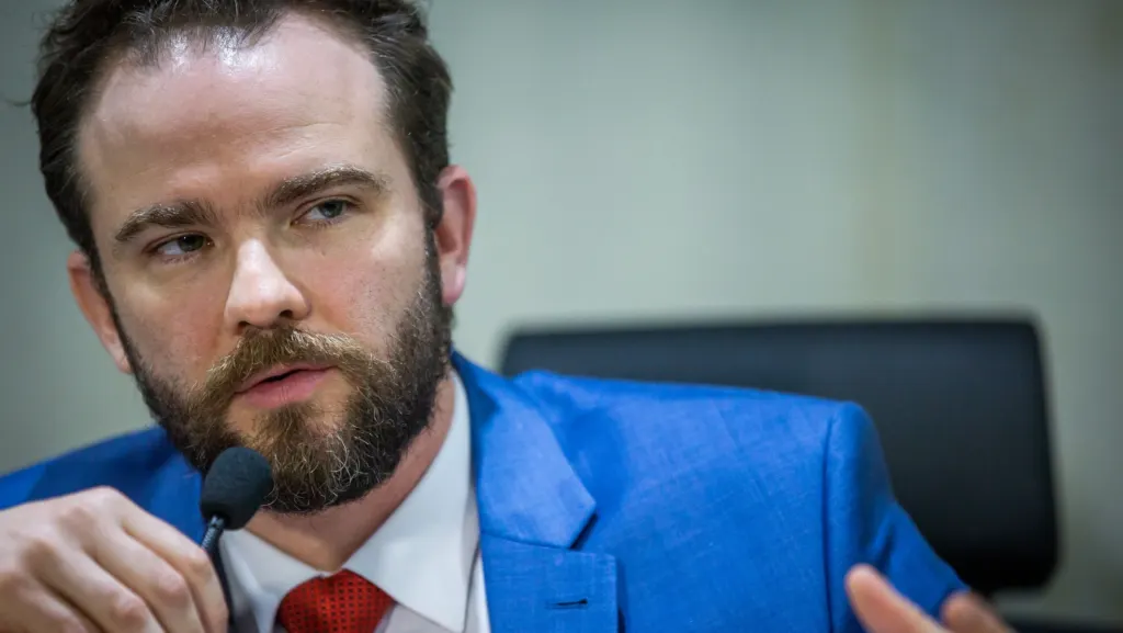 “Não acho que sejam organizações terroristas”, diz Durigan sobre PCC e CV