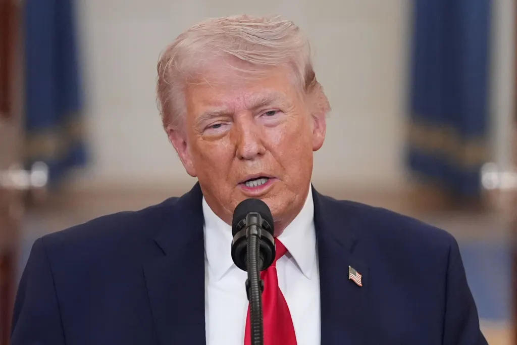 Preços do petróleo disparam após Trump ameaçar bombardear usinas do Irã
