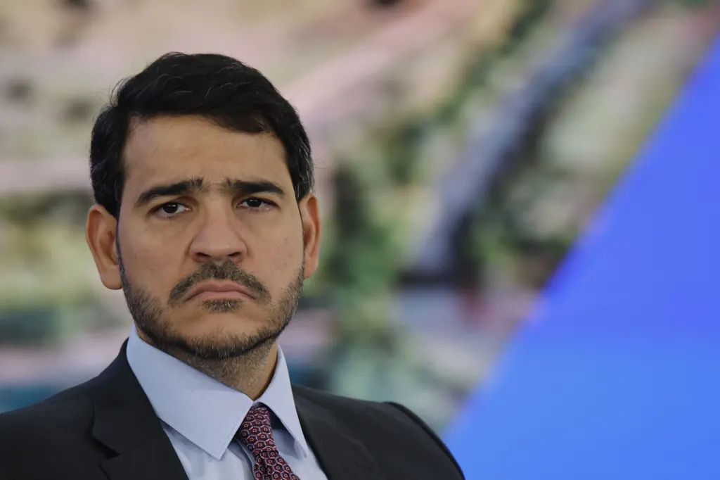 Otto reagenda sabatina de Messias para dia 29