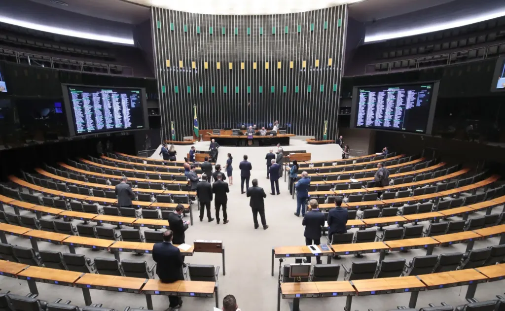 Câmara aprova reserva de 1% da receita para assistência social no 2º turno