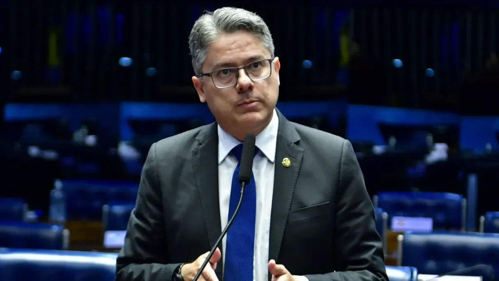 Vieira culpa Gilmar Mendes e manobras por rejeição de relatório na CPI