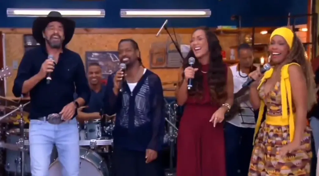 Alberto Cowboy é zoado na web após cantar ao vivo; assista