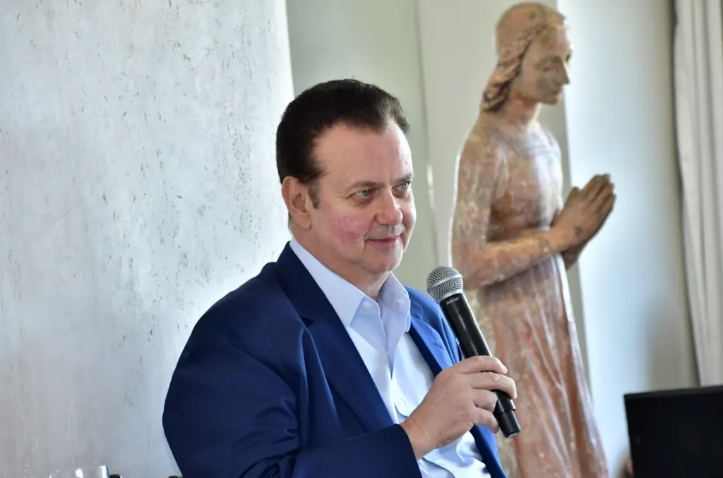Bolsonaro não tem “nenhuma vocação para a vida pública”, diz Kassab