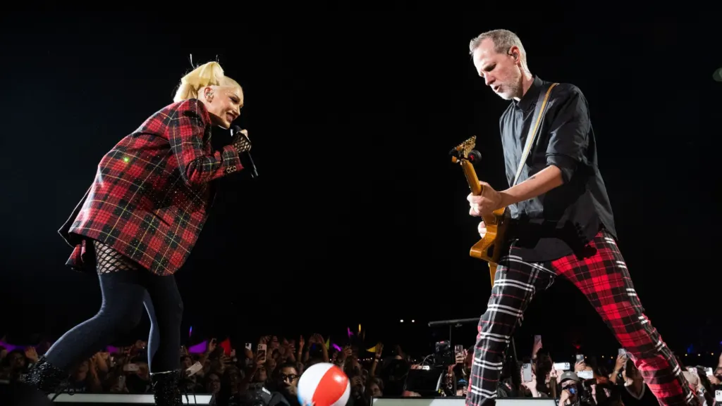 Tom Dumont, guitarrista do No Doubt, revela diagnóstico de Parkinson