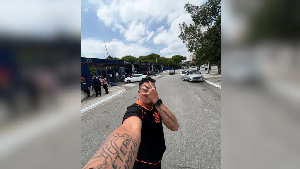 Corintiano que jogou cabeça de porco em estádio é preso por estupro em SP
