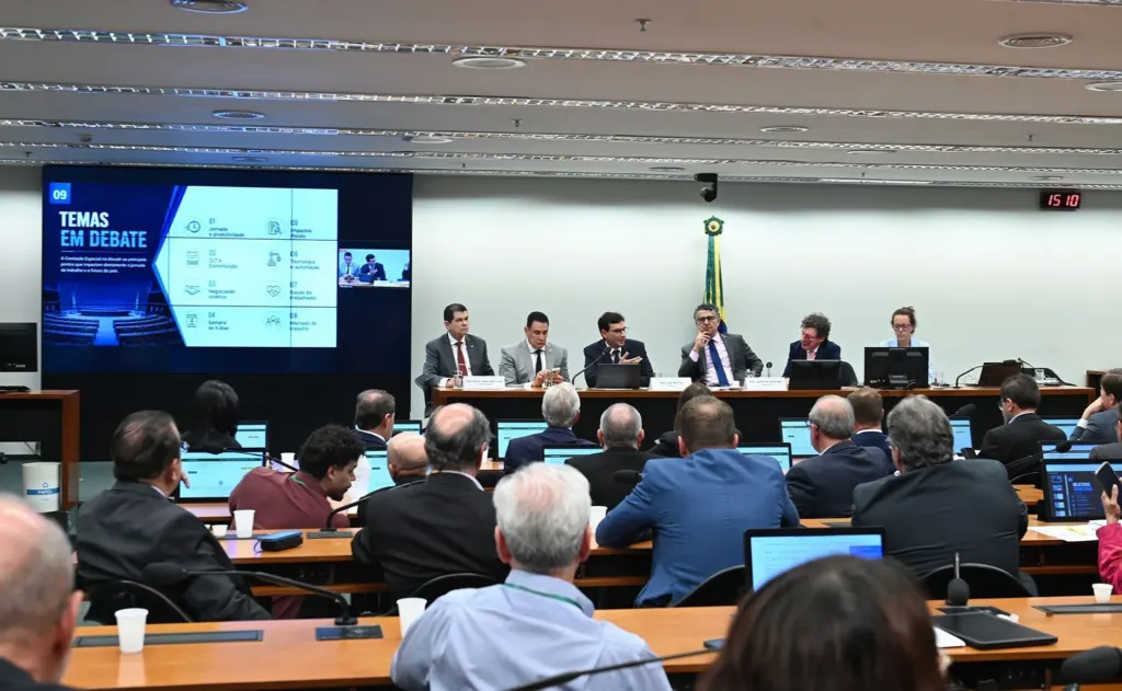 Em encontro, centrais sindicais organizam pressão para o fim da escala 6×1