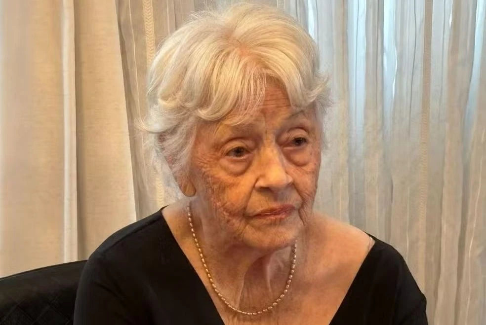 Aos 90 anos, escritora Adélia Prado é hospitalizada em Divinópolis