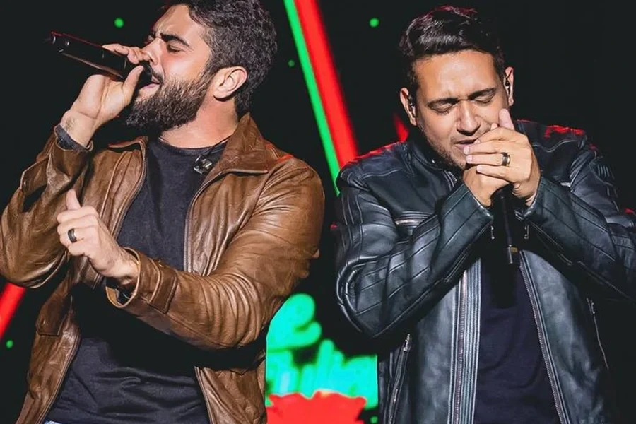 Henrique e Juliano se pronunciam sobre queda de helicóptero da dupla