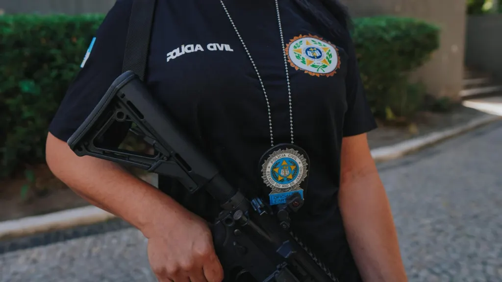Polícia do RJ prende homem investigado por matar companheira envenenada