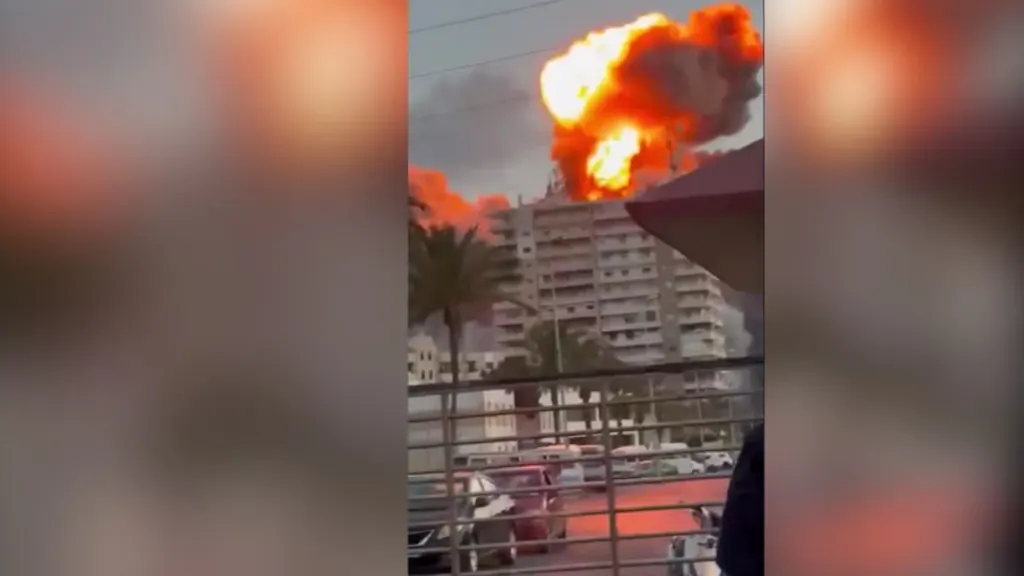 Vídeo mostra momento que prédio no Líbano é atingido por ataque de Israel