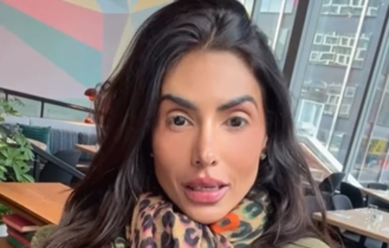 Apresentadora da TV Fama é expulsa de hotel após multa por fumar no quarto e denuncia golpe em NY