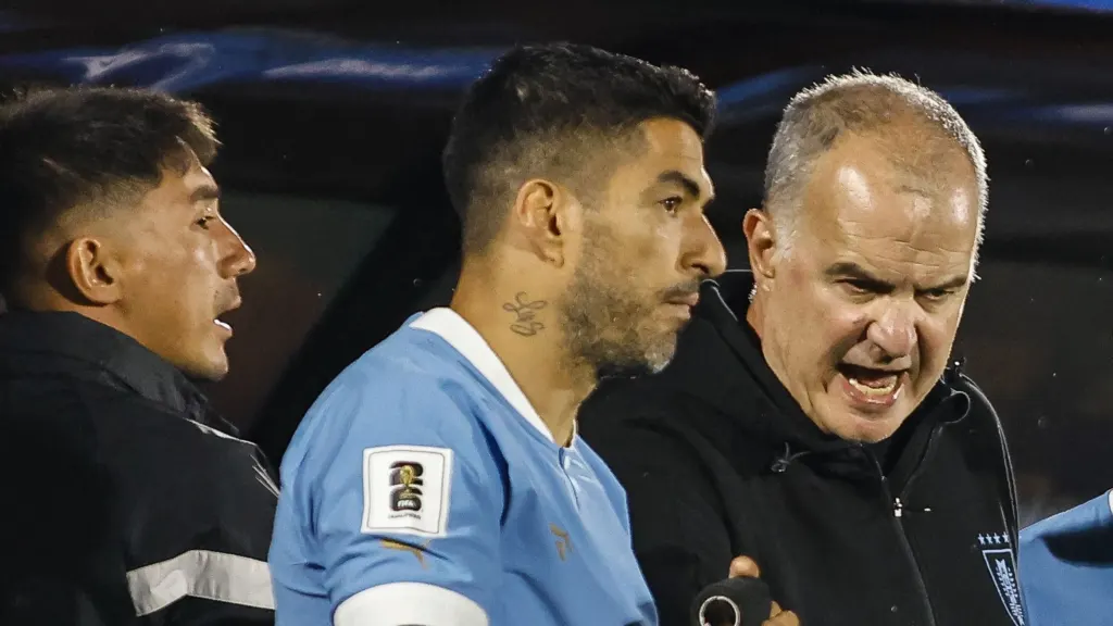Bielsa explica ausência de Suárez em convocação do Uruguai para a Copa